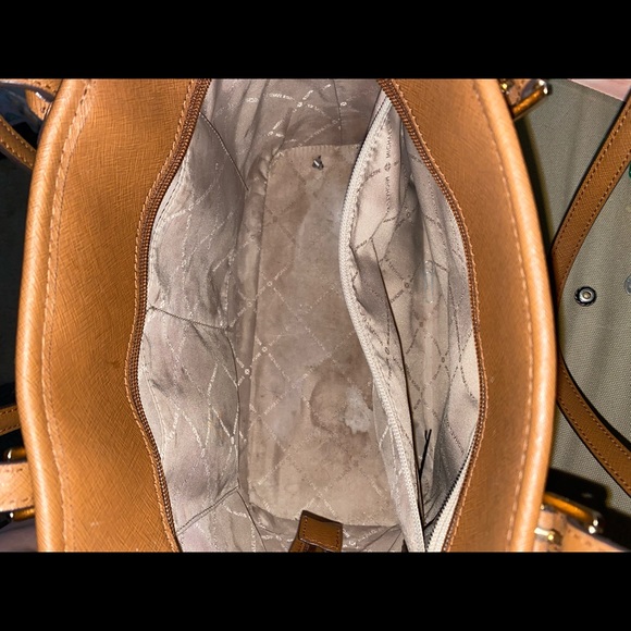 Michael Kors tote - Picture 3 of 3